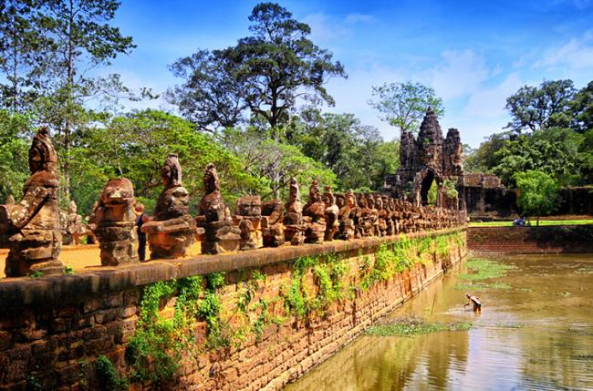 Cycling At The World Wonder